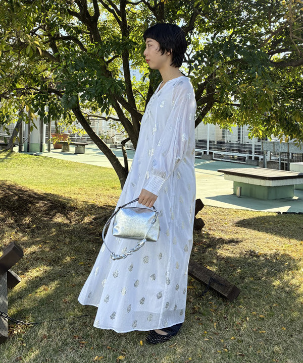 イナダさんの「BEAMS WOMEN｜ne Quittez pas / ボイル フラワー ロングスリーブ ワンピース」を使ったコーディネート