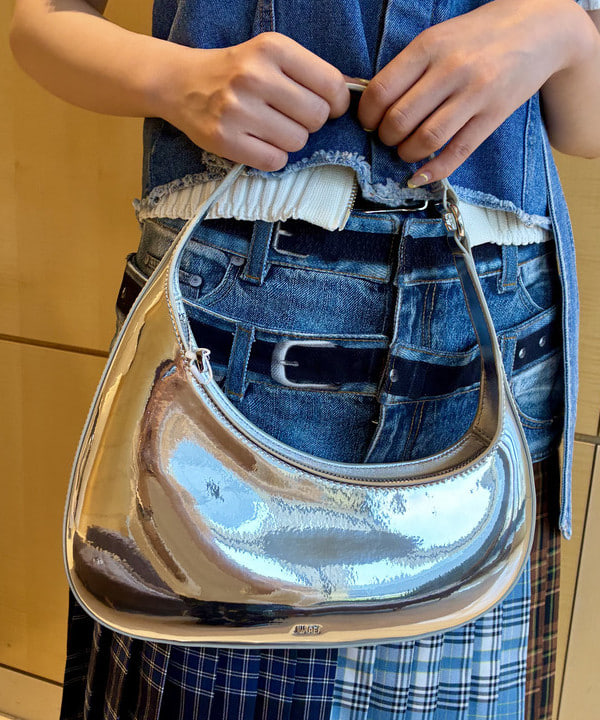 ヒカリさんの「BEAMS WOMEN｜リブ ジップ ポロ カーディガン」を使ったコーディネート