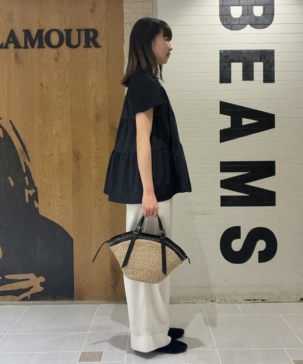 中平 あみさんの「BEAMS WOMEN｜コンビ ティアード プルオーバー」を使ったコーディネート
