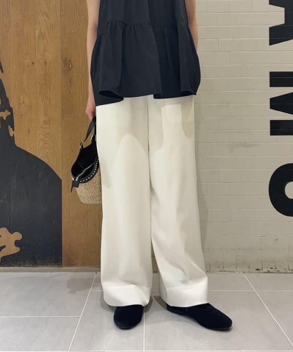 中平 あみさんの「BEAMS WOMEN｜コンビ ティアード プルオーバー」を使ったコーディネート