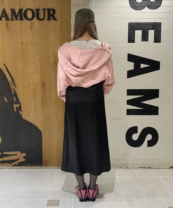 桃羽さんの「BEAMS WOMEN｜サテン ドット キャミワンピース」を使ったコーディネート