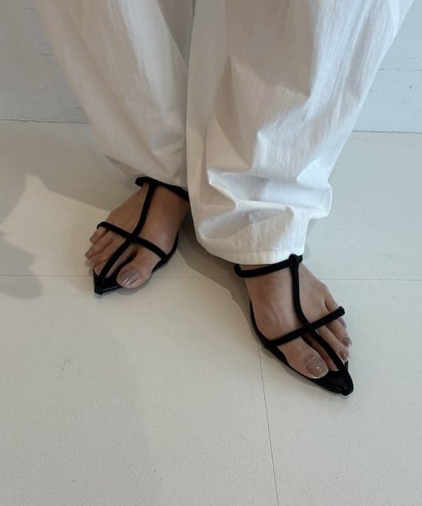 茂野 真楓さんの「BEAMS WOMEN｜ポインテッド ヌードサンダル .M」を使ったコーディネート