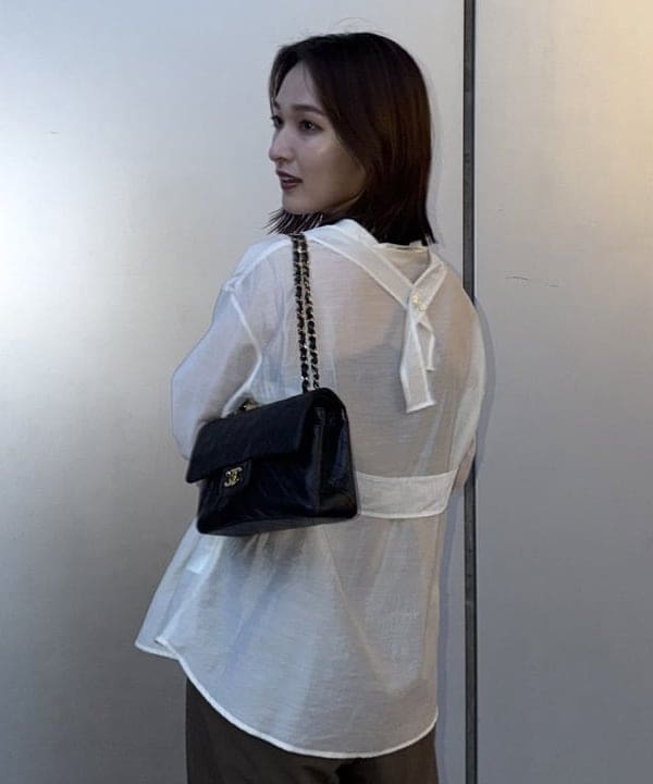 松本 佳菜子さんの「BEAMS WOMEN｜シアー レイヤード シャツ」を使ったコーディネート