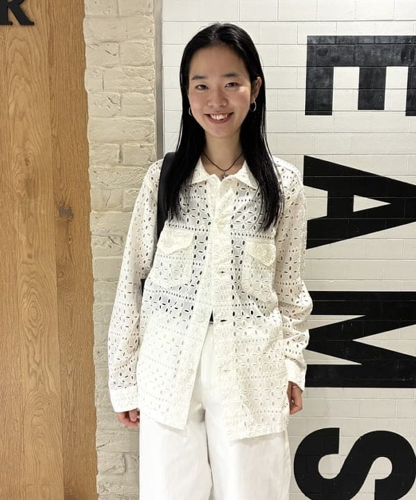 津藤 理佐子さんの「BEAMS WOMEN｜ワイド デニム パンツ」を使ったコーディネート