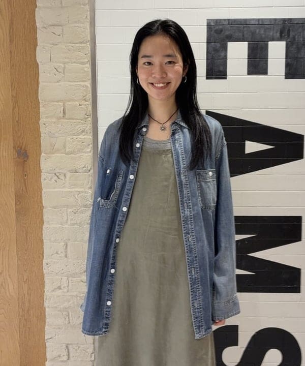 津藤 理佐子さんの「BEAMS WOMEN｜maturely / ブリーチ ストラップ ロングスリーブ」を使ったコーディネート