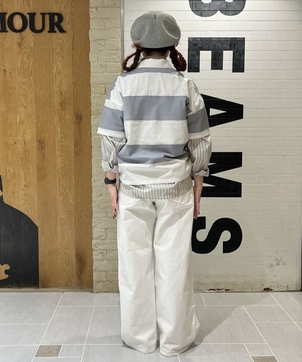 エノモト アミさんの「BEAMS WOMEN｜ドビー ストライプ ビッグ BDシャツ ＜定番 / オンオフ兼用＞」を使ったコーディネート