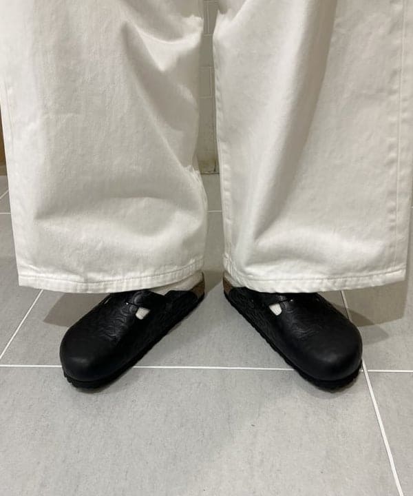 エノモト アミさんの「BEAMS WOMEN｜ドビー ストライプ ビッグ BDシャツ ＜定番 / オンオフ兼用＞」を使ったコーディネート