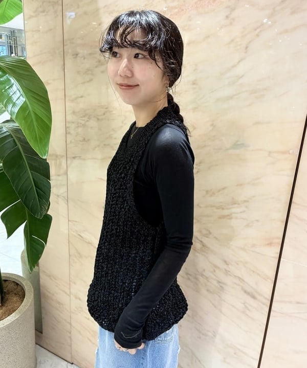 中丸　栞さんの「BEAMS WOMEN｜CMMN SWDN / Esme タンクトップ」を使ったコーディネート