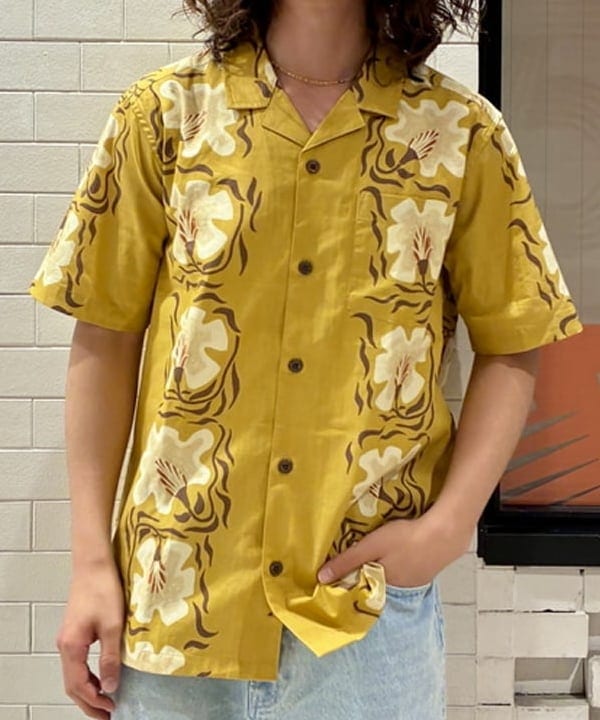 Kellyさんの「BEAMS WOMEN｜ダメージ デニムショートパンツ【ワイドストレートフィット】」を使ったコーディネート