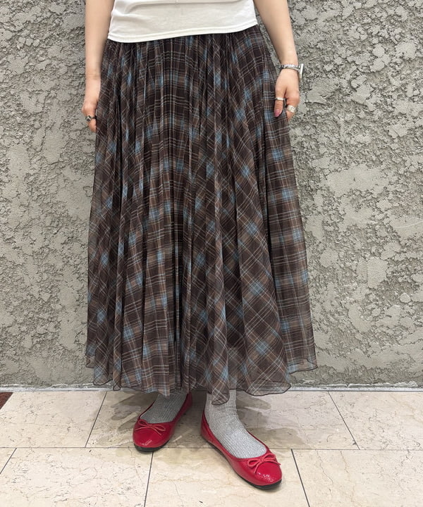 マツモト アカネさんの「BEAMS WOMEN｜チュール チェック プリーツ スカート」を使ったコーディネート