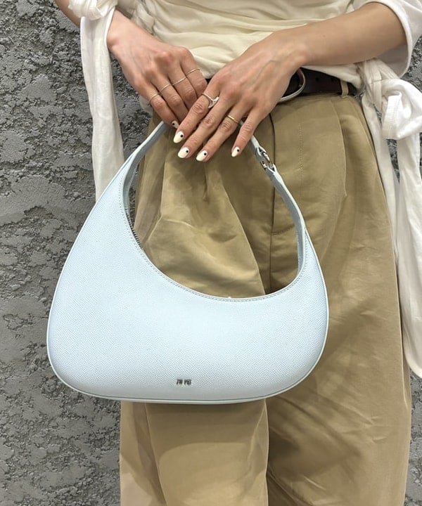 ササキさんの「BEAMS WOMEN｜ギャザー ドレープ Tシャツ」を使ったコーディネート