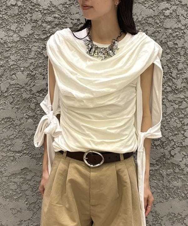 ササキさんの「BEAMS WOMEN｜ギャザー ドレープ Tシャツ」を使ったコーディネート