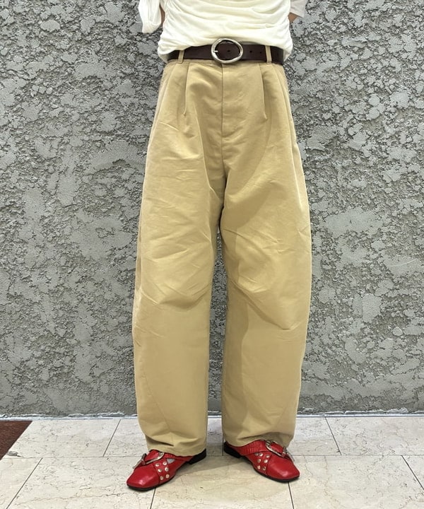 ササキさんの「BEAMS WOMEN｜ギャザー ドレープ Tシャツ」を使ったコーディネート