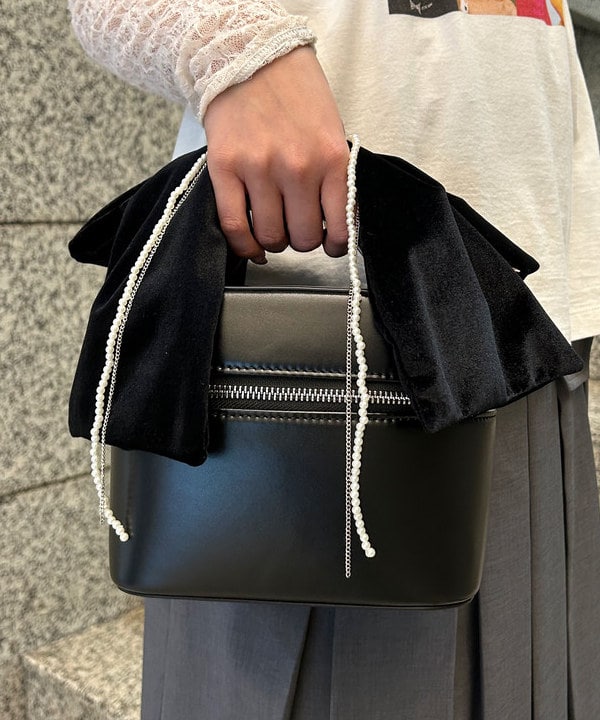 佐藤 亜美さんの「BEAMS WOMEN｜ボックス プリーツ ミディ スカート」を使ったコーディネート