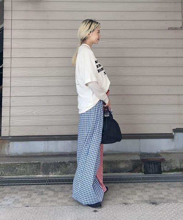 MATSUMOTO AMIさんの「BEAMS WOMEN｜【別注】HEAR MY NAME &times; maturely / メモラブル プリント Tシャツ」を使ったコーディネート