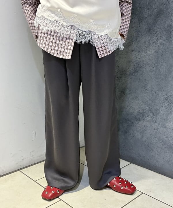 SAEさんの「BEAMS WOMEN｜レース トリム サテン キャミソール」を使ったコーディネート