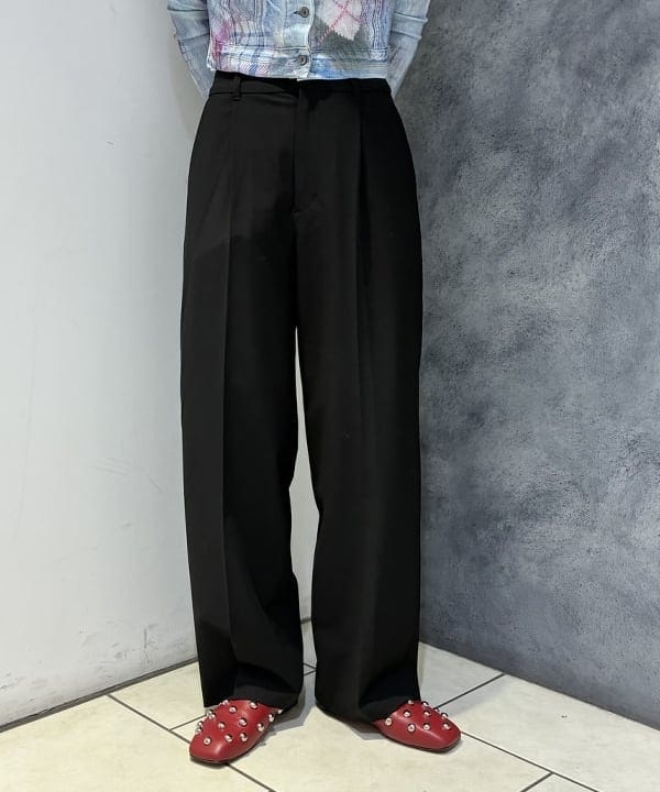 SAEさんの「BEAMS WOMEN｜1タック ストレート パンツ | 新生活・通勤・通学・オフィスカジュアル・オンオフ兼用・好印象コーデ」を使ったコーディネート