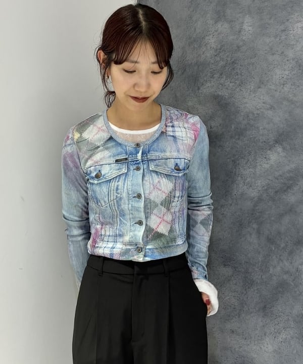 SAEさんの「BEAMS WOMEN｜1タック ストレート パンツ | 新生活・通勤・通学・オフィスカジュアル・オンオフ兼用・好印象コーデ」を使ったコーディネート