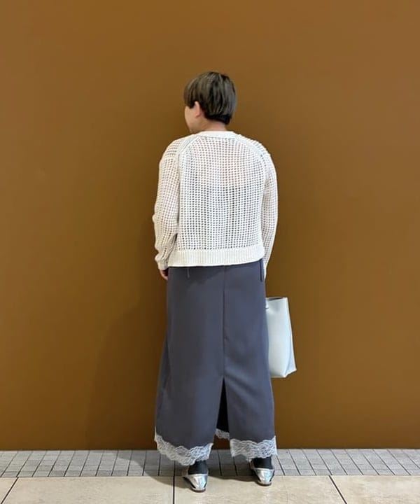 塚越 有紀さんの「BEAMS WOMEN｜3ゲージ コットン メッシュ カーディガン」を使ったコーディネート