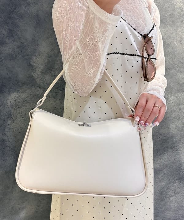 遠藤 かなたさんの「BEAMS WOMEN｜レース テープ キリカエ Tシャツ」を使ったコーディネート