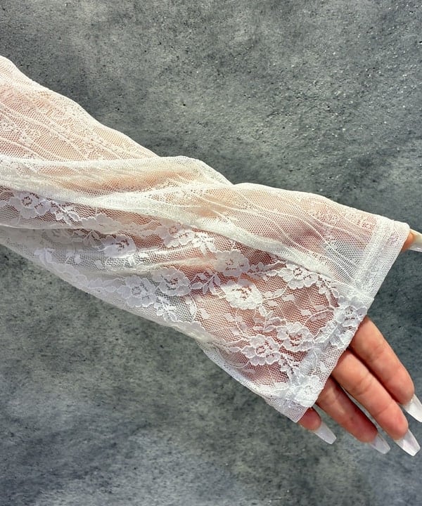 遠藤 かなたさんの「BEAMS WOMEN｜レース テープ キリカエ Tシャツ」を使ったコーディネート