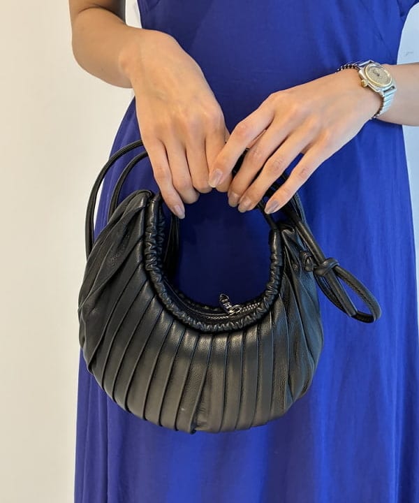 茂野 真楓さんの「BEAMS WOMEN｜【別注】MARIHA / 夏の夢のワンピース ソリッド」を使ったコーディネート