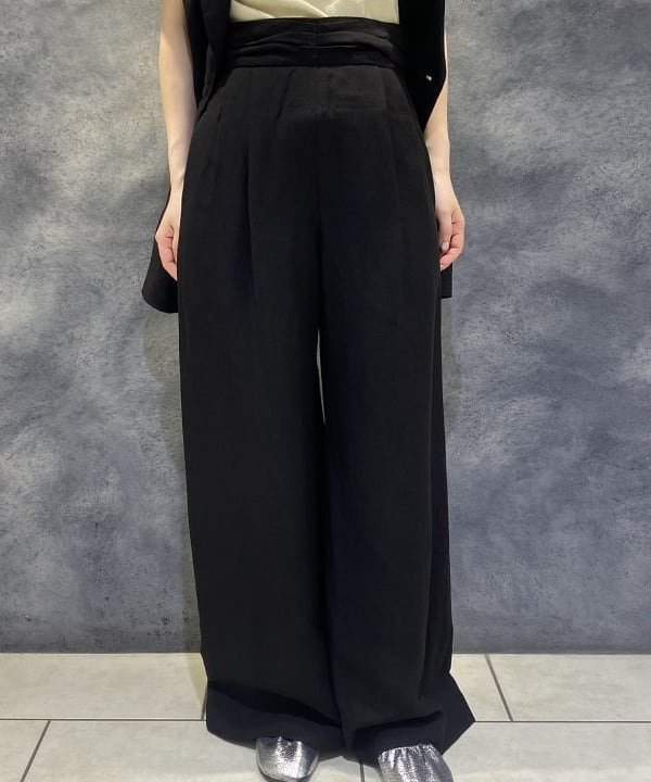 菜月さんの「BEAMS WOMEN｜ブークレ クルーネック Tシャツ」を使ったコーディネート