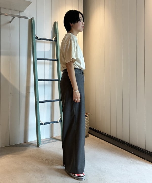 ミナミマリコさんの「BEAMS WOMEN｜ティーダブ ワイド スラックス」を使ったコーディネート