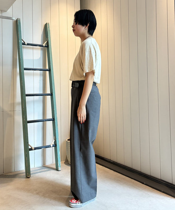 ミナミマリコさんの「BEAMS WOMEN｜ティーダブ ワイド スラックス」を使ったコーディネート