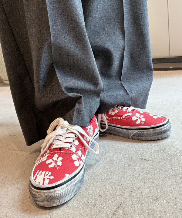 ミナミマリコさんの「BEAMS WOMEN｜ティーダブ ワイド スラックス」を使ったコーディネート