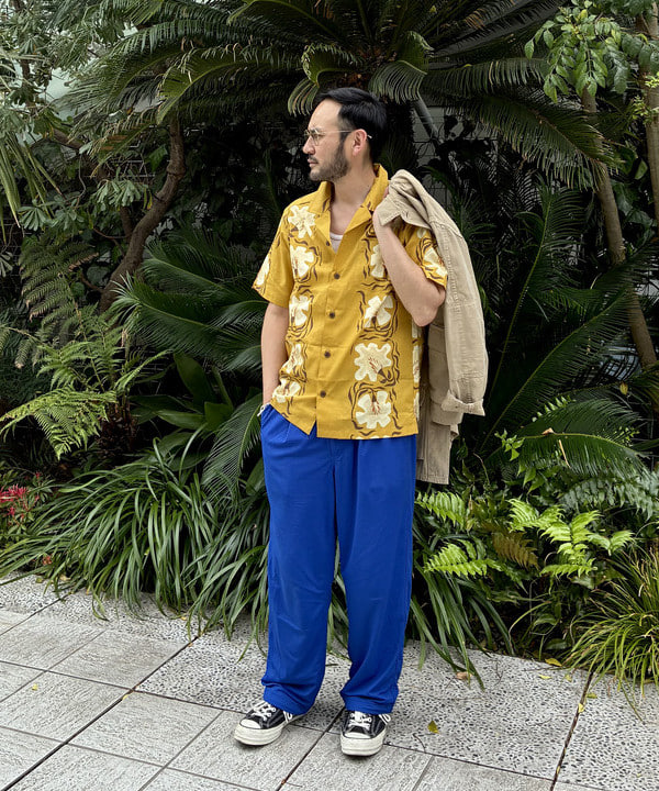 Takahashi Yujiさんの「BEAMS WOMEN｜【別注】REMI RELIEF / Military Shirt Jacket Cotton」を使ったコーディネート