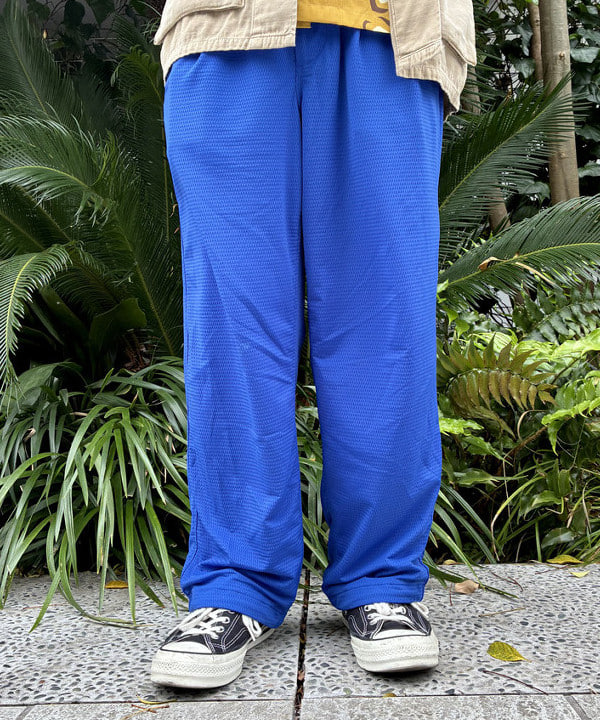 Takahashi Yujiさんの「BEAMS WOMEN｜【別注】REMI RELIEF / Military Shirt Jacket Cotton」を使ったコーディネート