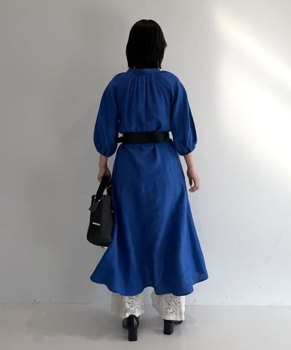 松本 佳菜子さんの「BEAMS WOMEN｜ワイド ダブル バックル ベルト」を使ったコーディネート