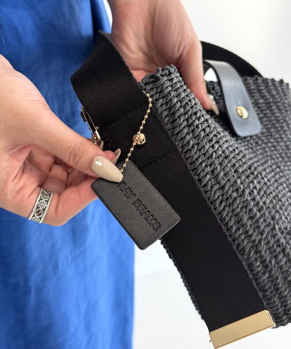 松本 佳菜子さんの「BEAMS WOMEN｜ワイド ダブル バックル ベルト」を使ったコーディネート