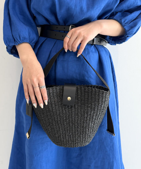 松本 佳菜子さんの「BEAMS WOMEN｜ワイド ダブル バックル ベルト」を使ったコーディネート