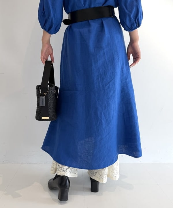 松本 佳菜子さんの「BEAMS WOMEN｜ワイド ダブル バックル ベルト」を使ったコーディネート