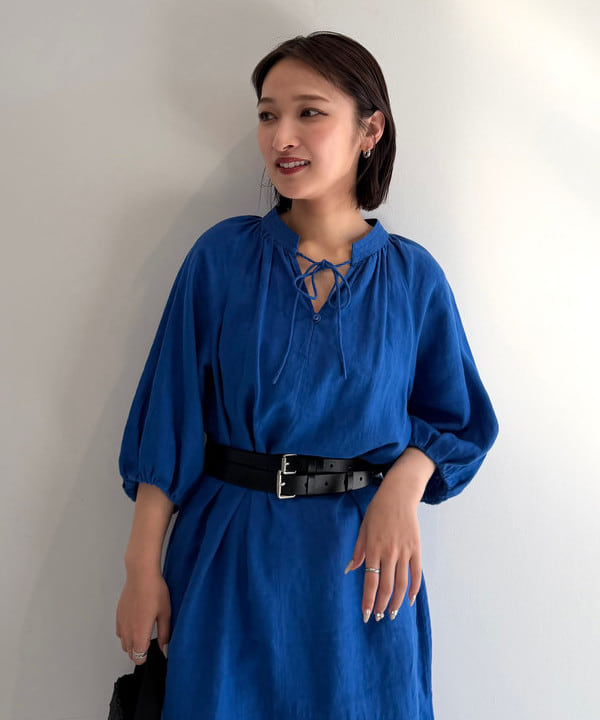 松本 佳菜子さんの「BEAMS WOMEN｜ワイド ダブル バックル ベルト」を使ったコーディネート