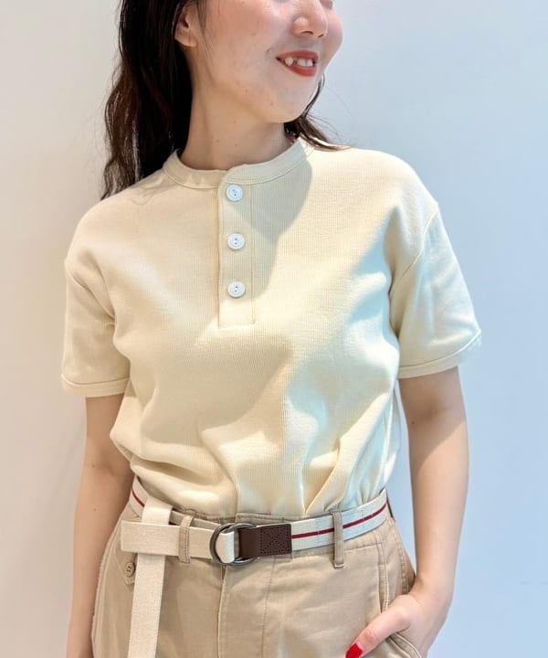 おのすさんの「BEAMS WOMEN｜【別注】HEAR MY NAME &times; maturely / ニュアンス チノ」を使ったコーディネート