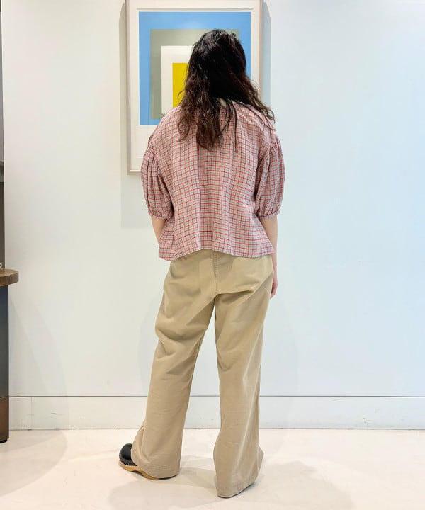 おのすさんの「BEAMS WOMEN｜【別注】HEAR MY NAME &times; maturely / ニュアンス チノ」を使ったコーディネート