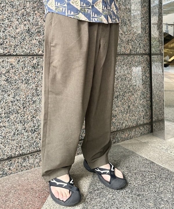 吉田 洸輝さんの「BEAMS WOMEN｜ショートレングス シアー コーチシャツ【ワイドショートフィット】」を使ったコーディネート