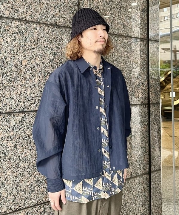 吉田 洸輝さんの「BEAMS WOMEN｜ショートレングス シアー コーチシャツ【ワイドショートフィット】」を使ったコーディネート