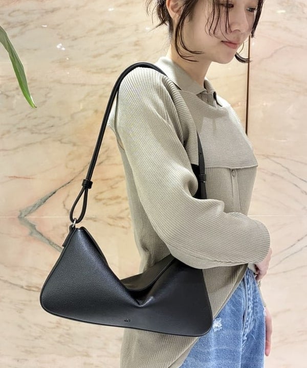 坂本 涼花さんの「BEAMS WOMEN｜【別注】TONY BIANCO / CLICHE シューズ」を使ったコーディネート