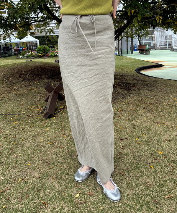 岡 妃呂美さんの「BEAMS WOMEN｜16ゲージ コットン スキッパー ニット」を使ったコーディネート