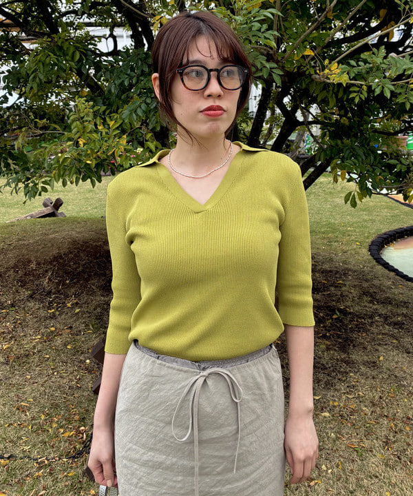 岡 妃呂美さんの「BEAMS WOMEN｜16ゲージ コットン スキッパー ニット」を使ったコーディネート