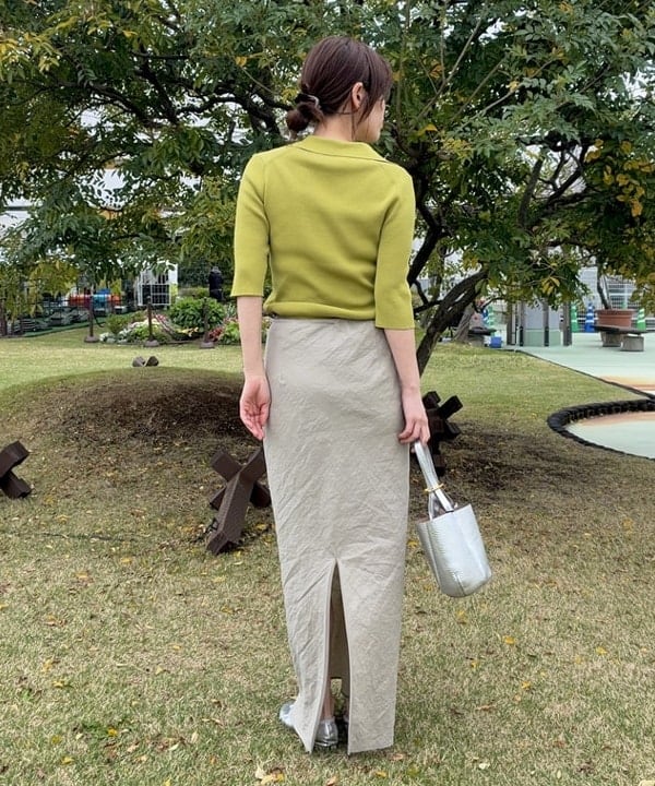 岡 妃呂美さんの「BEAMS WOMEN｜16ゲージ コットン スキッパー ニット」を使ったコーディネート