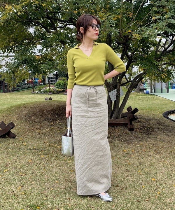 岡 妃呂美さんの「BEAMS WOMEN｜16ゲージ コットン スキッパー ニット」を使ったコーディネート