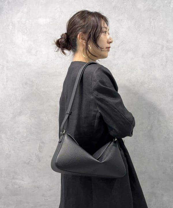 坂本 涼花さんの「BEAMS WOMEN｜ダブルブレスト リネン ジャケット」を使ったコーディネート