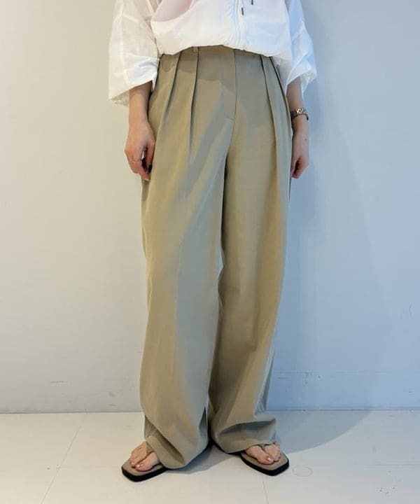 SAKAIさんの「BEAMS WOMEN｜AK+1 / エアリー ナイロン ブルゾン」を使ったコーディネート