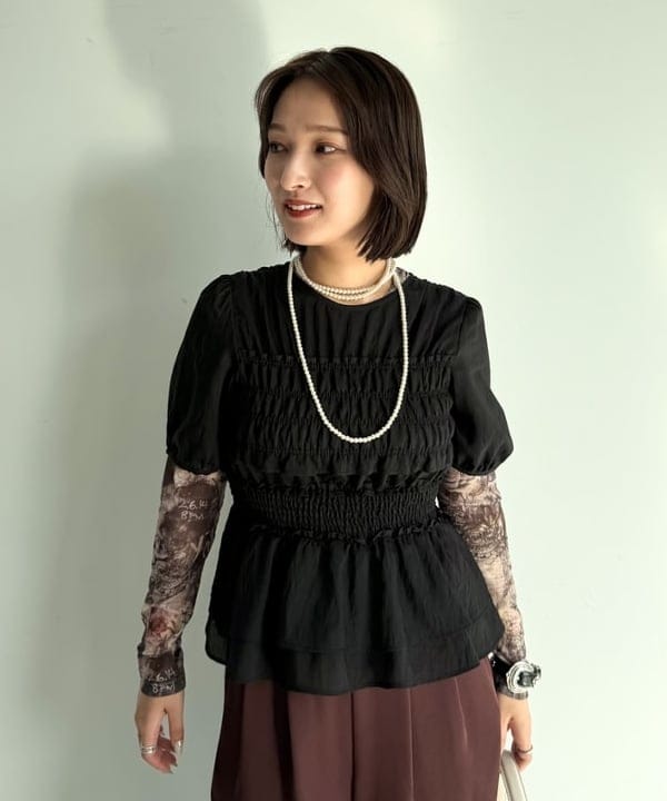 松本 佳菜子さんの「BEAMS WOMEN｜スクエア ワンハンドル バッグ」を使ったコーディネート