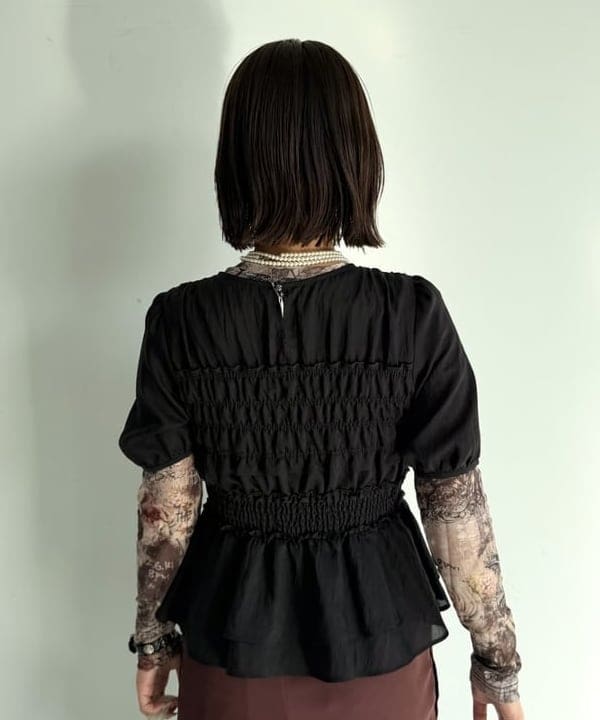 松本 佳菜子さんの「BEAMS WOMEN｜スクエア ワンハンドル バッグ」を使ったコーディネート